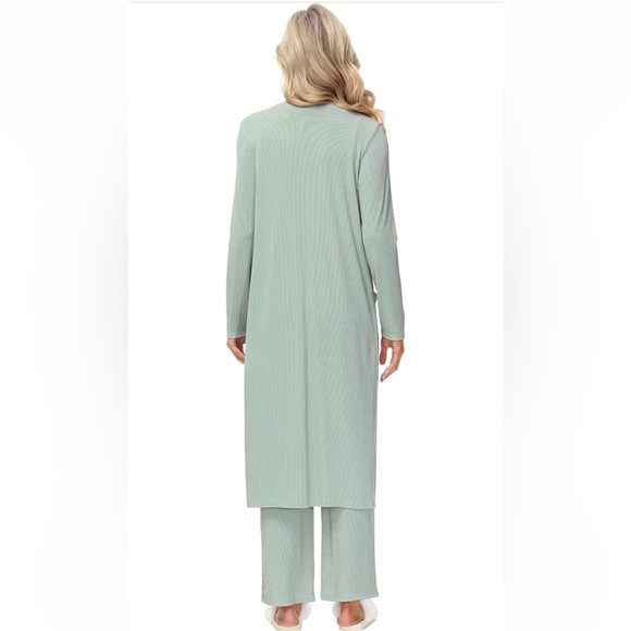 3-piece loungewear set pre-loved, EXCELLENT condition! - Picture 3 of 15